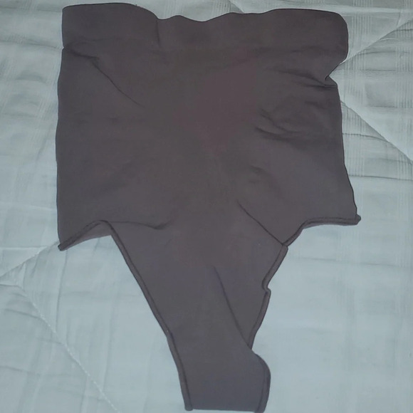 SKIMS Kim Kardashian Sculpting High Waist Thong Clay Size 2X/3X NWOT - Picture 1 of 5